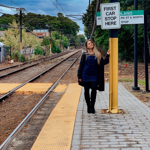 Meet Your Posher, Emily♡ - Picture 2 of 4